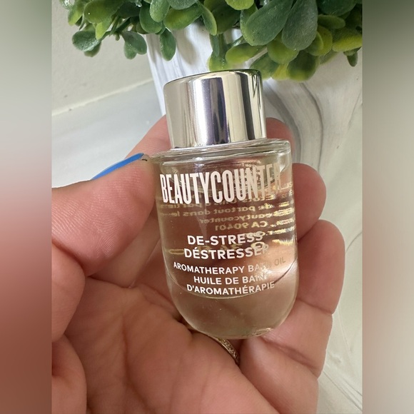 BEAUTYCOUNTER - Bath Oil 10 ml NWOB - Picture 4 of 5